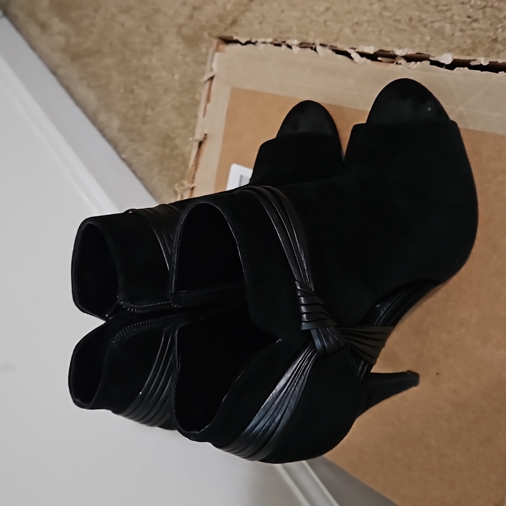 Vince Camuto, Ankle peep toe boots, Size 6.5, Black